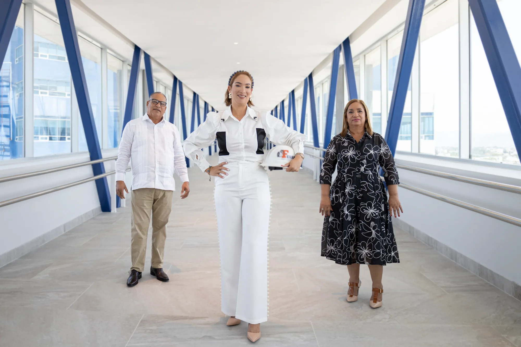 Crizolia Grullón junto a sus padres, Juan Grullón y Olga Crizolia Grullón, fundadores de Ventus